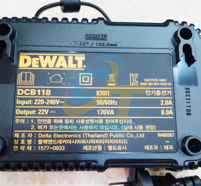 Sạc đa năng 10.8V-18V Dewalt DCB118-KR  DEWALT | Giá rẻ nhất - Công Ty TNHH Thương Mại Dịch Vụ Đạt Tâm